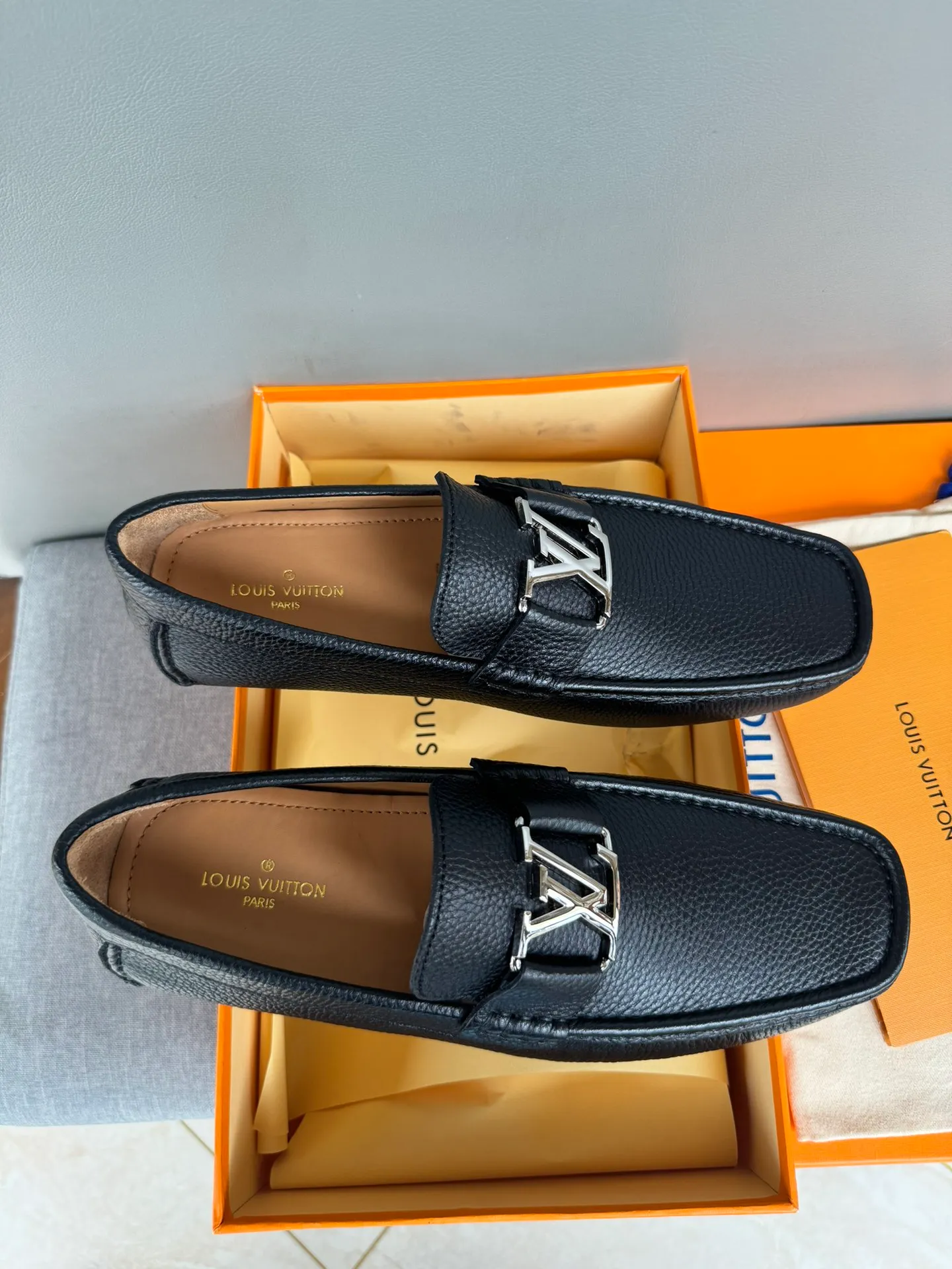 Batch 740💰[strong][strong][strong] Original order quality, new models at the counter, LV Louis Vuitton counter new models, handmade men's driving shoes, bean shoes, slip-on shoes, lazy shoes, exquisite hand-stitching, workmanship details comparable to the counters, Italian imported pebbled cowhide, water-dyed cowhide lining, sweat-absorbent and deodorant, black, 39-44 in large quantities in stock (38, 45 custom-made)